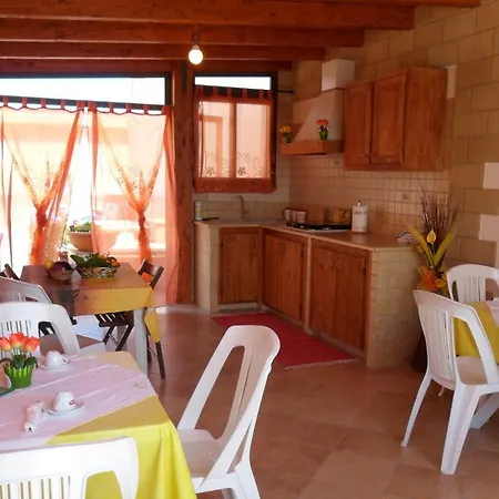 לינה וארוחת בוקר Tra I Due Mari סן ויטו לו קאפו