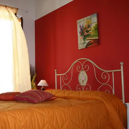 לינה וארוחת בוקר Tra I Due Mari 2*