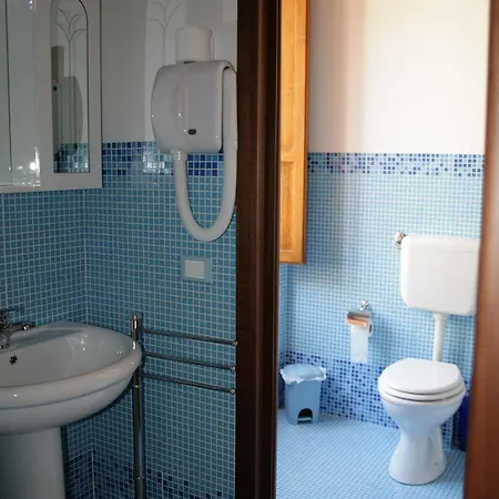 Tra I Due Mari Bed & Breakfast 2*