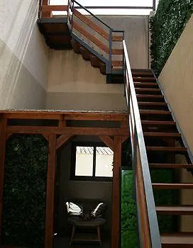 Oda ve Kahvaltı Tra I Due Mari