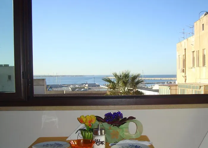 Tra I Due Mari Oda ve Kahvaltı San Vito Lo Capo