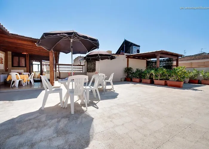 Oda ve Kahvaltı Tra I Due Mari San Vito Lo Capo